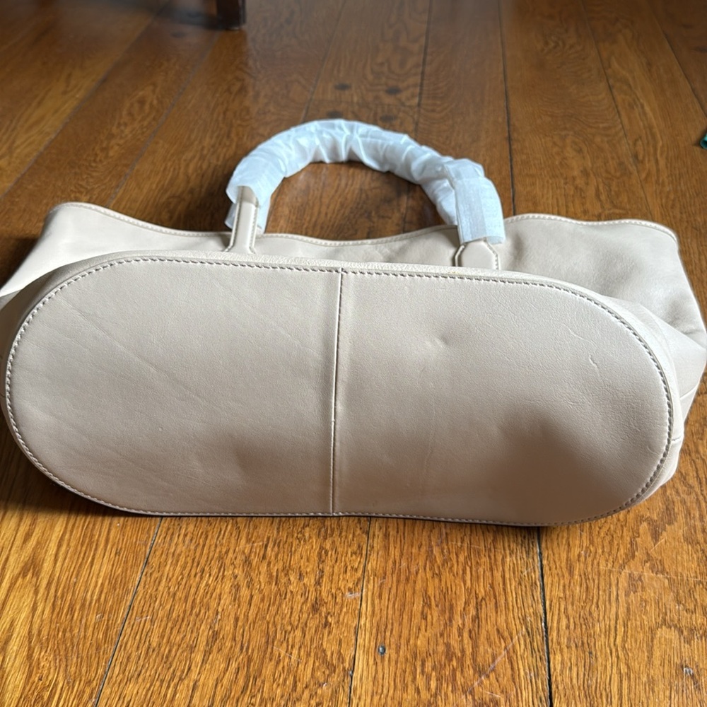 NWT JCREW Berkeley tote in leather - Picture 4 of 7